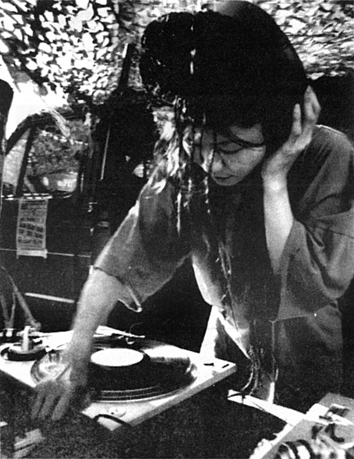 Sisters On The Decks